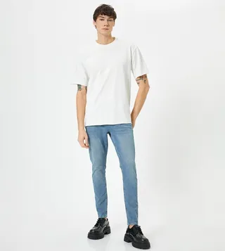 Low-Waist Skinny Fit Jeans