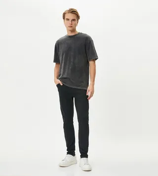 Low-Waist Skinny Fit Jeans
