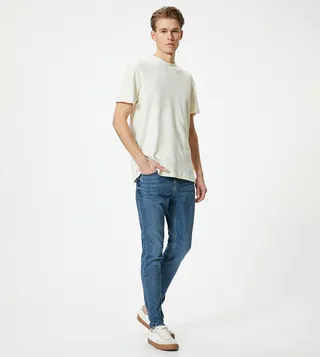 Low-Waist Skinny Fit Jeans
