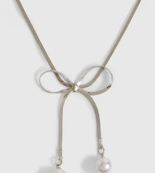 Bow Pearl Detail Snake Chain Necklace