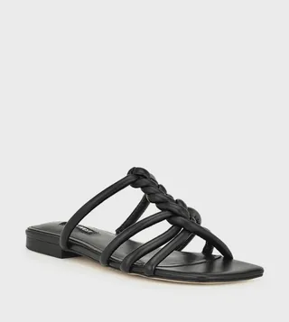 MAKEE Strappy Flat Sandals