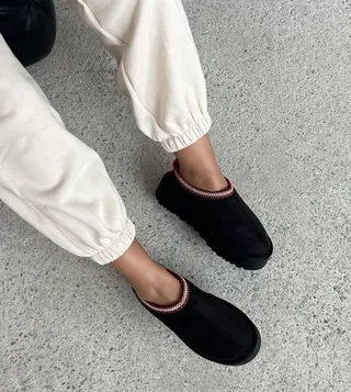Embroidered Clog Bedroom Slippers