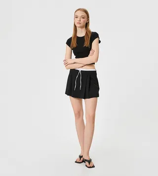 Contrast Trim Pleated Skort
