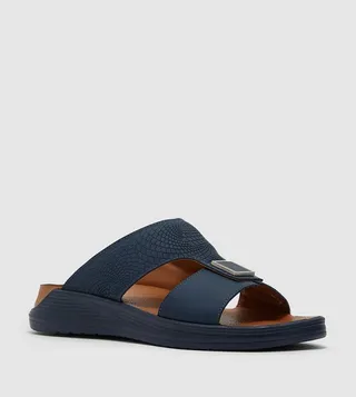 Buckle Detail Textured Arabic Sandals