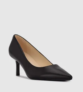 Kuna9X9 Pointed Toe Kitten Pumps
