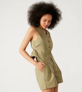 ANIDA Solid Pocket Detail Shorts