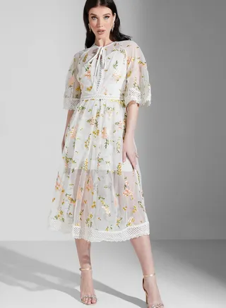 Embroidery Lace Trim Angel Sleeves Midi Dress