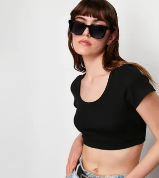 Ribbed Short Sleeves Crop Top