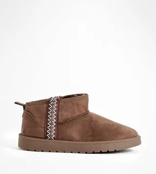 Embroidered Detail Cosy Boots