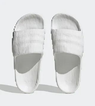 ADILETTE 22 Open Toe Slides
