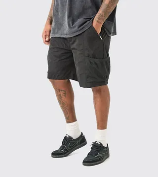Elastic Waist Mesh Pocket Utility Shorts