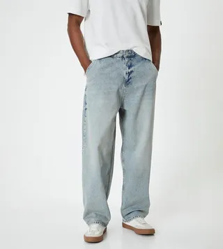 Washed Mid Rise Oversized Jeans