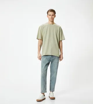 Mid-Rise Loose Fit Jeans