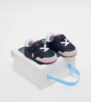 Train 89 PP PS Layette Velcro Booties
