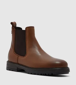 Almond Toe Chelsea Boots