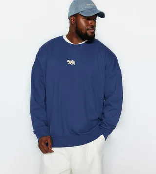 Embroidered Plus Size Fleece Sweatshirt
