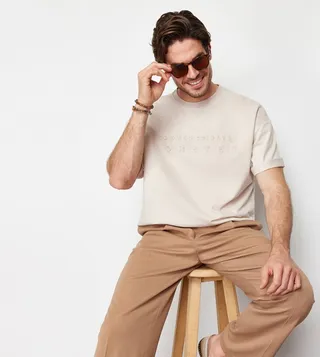 Embossed Print Short Sleeves T-Shirt