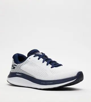 GO RUN PERSISTENCE Lace-Up Shoes