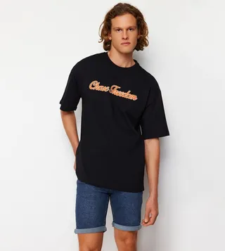 Applique Crew Neck T-Shirt