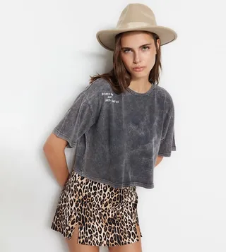 Washed Effect Short Sleeves Cropped T-Shirt
