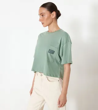 Pocket Detail Short Sleeves Crop T-Shirt