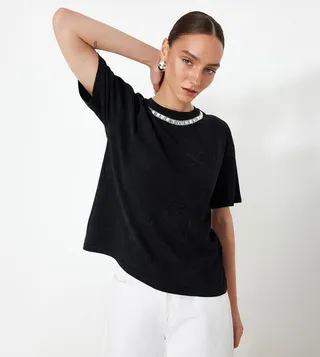 Embellished Short Sleeves T-Shirt