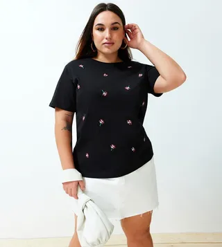 Embroidered Short Sleeves Boyfriend Fit T-Shirt