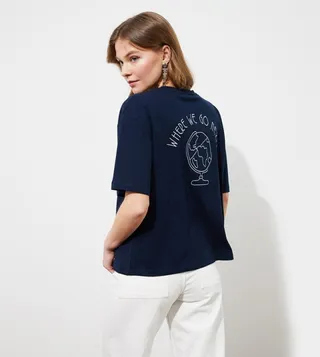 Embroidered Loose Pattern Knitted T-Shirt