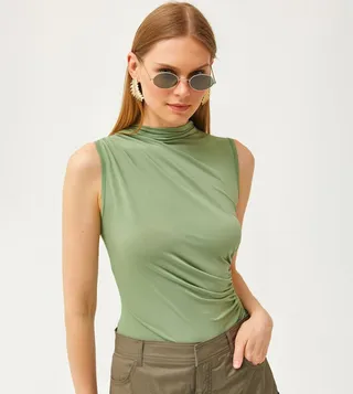 Solid Sleeveless Top