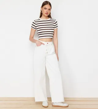 Stretching Detail High-Rise Wide Leg Jeans
