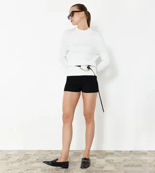 Solid Elastic Waist Shorts