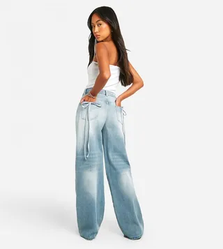 Ribbon Pocket Detail Straight Fit Jeans