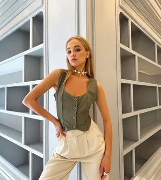 Striped Sweatheart Neck Buttoned Waistcoat