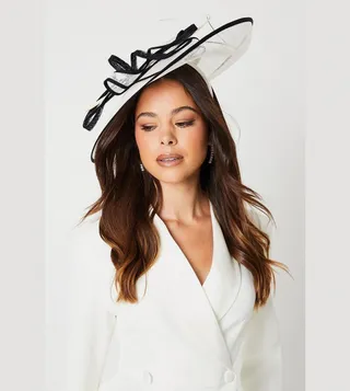 Petal and Loop Contrast Wide Brim Fascinator