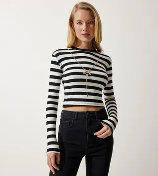 Striped Long Sleeves Crop Top with Removable Necklace