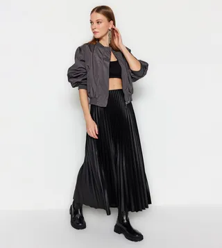 Solid Pleated Midaxi Skirt