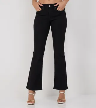 715 Solid Flared Jeans