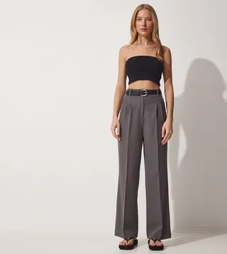 Solid Belt Detail Woven Trousers