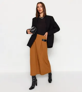 Accessory Detailed Woven Skirt