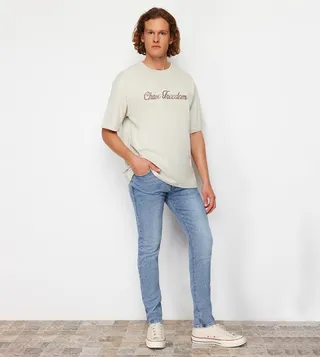 Stretchable Fabric Skinny Fit Jeans