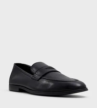 JOURNEY Round Toe Loafers
