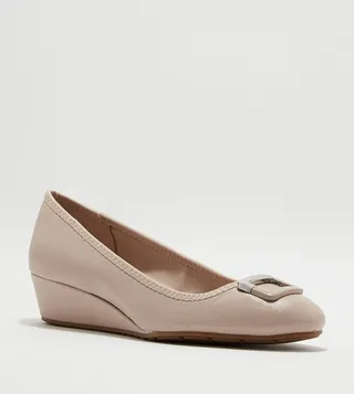 TASEN Accessory Detail Wedge Pumps