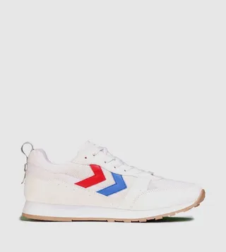 Round Toe Low Top Sneakers