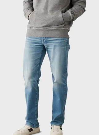 Light Wash Straight Fit Jeans 