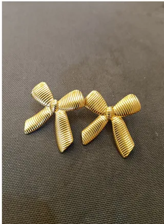 18K gold butterfly earrings 