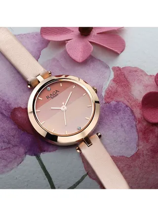 Leather Analog Wrist Watch 2606WL02 