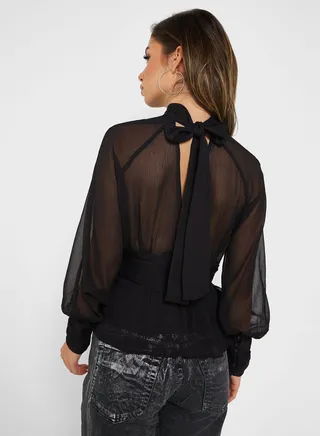 Tie-up Neck Knitted Top
