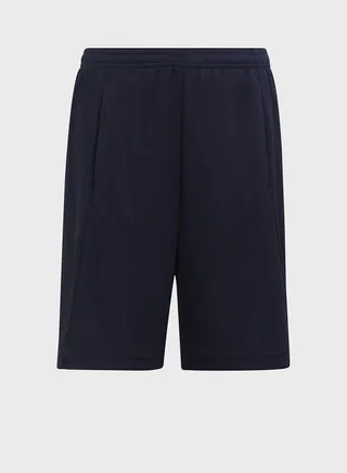 Train Essential Logo Shorts 