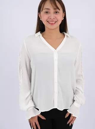 Women’s  Cuff Loose Fit Lace Sleeve Style Shirt in New Cream 
