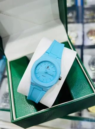 A wonderful women's sports watch similar to the Gucci model from Classico 